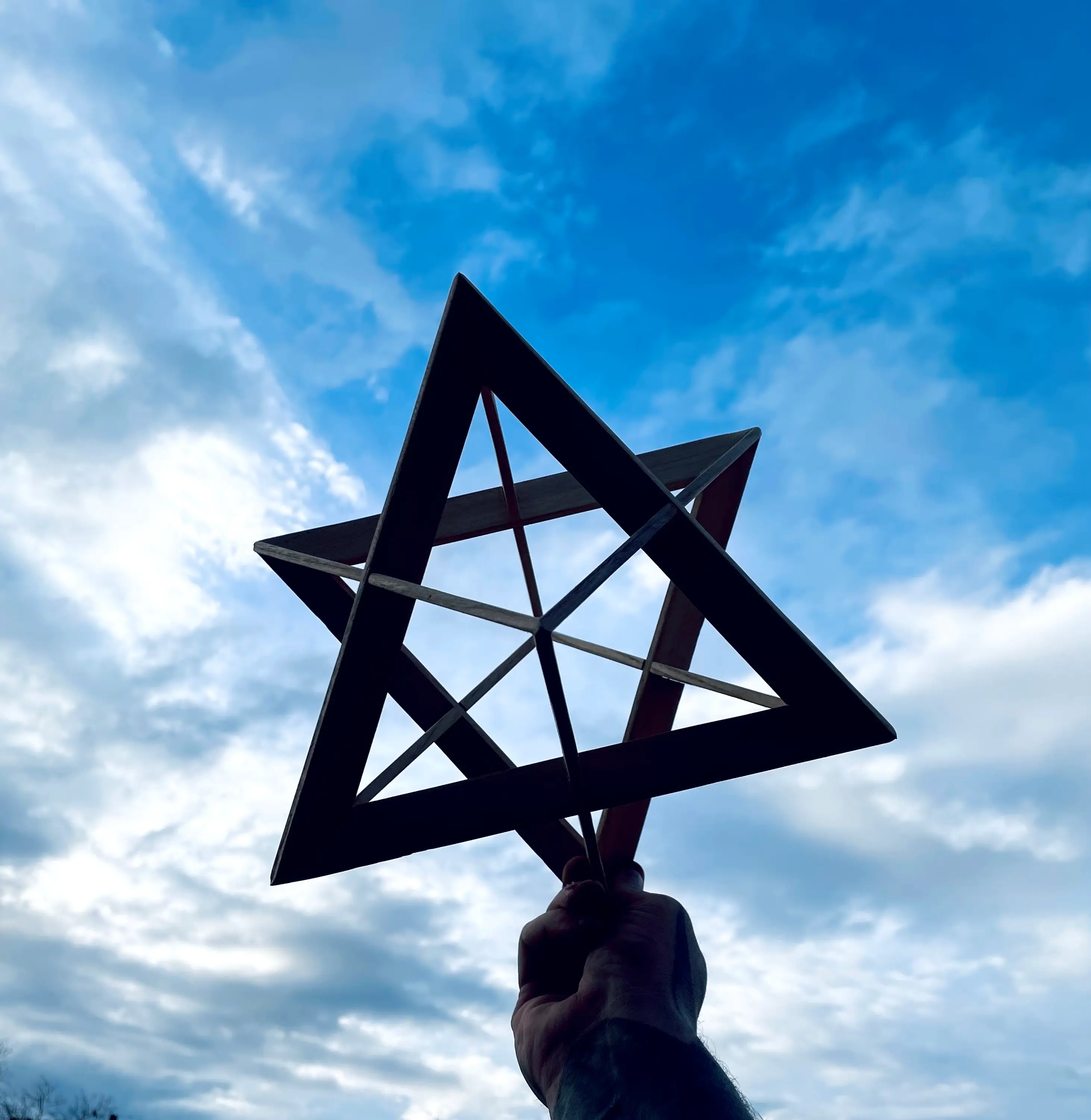 Merkaba — drvena skulptura